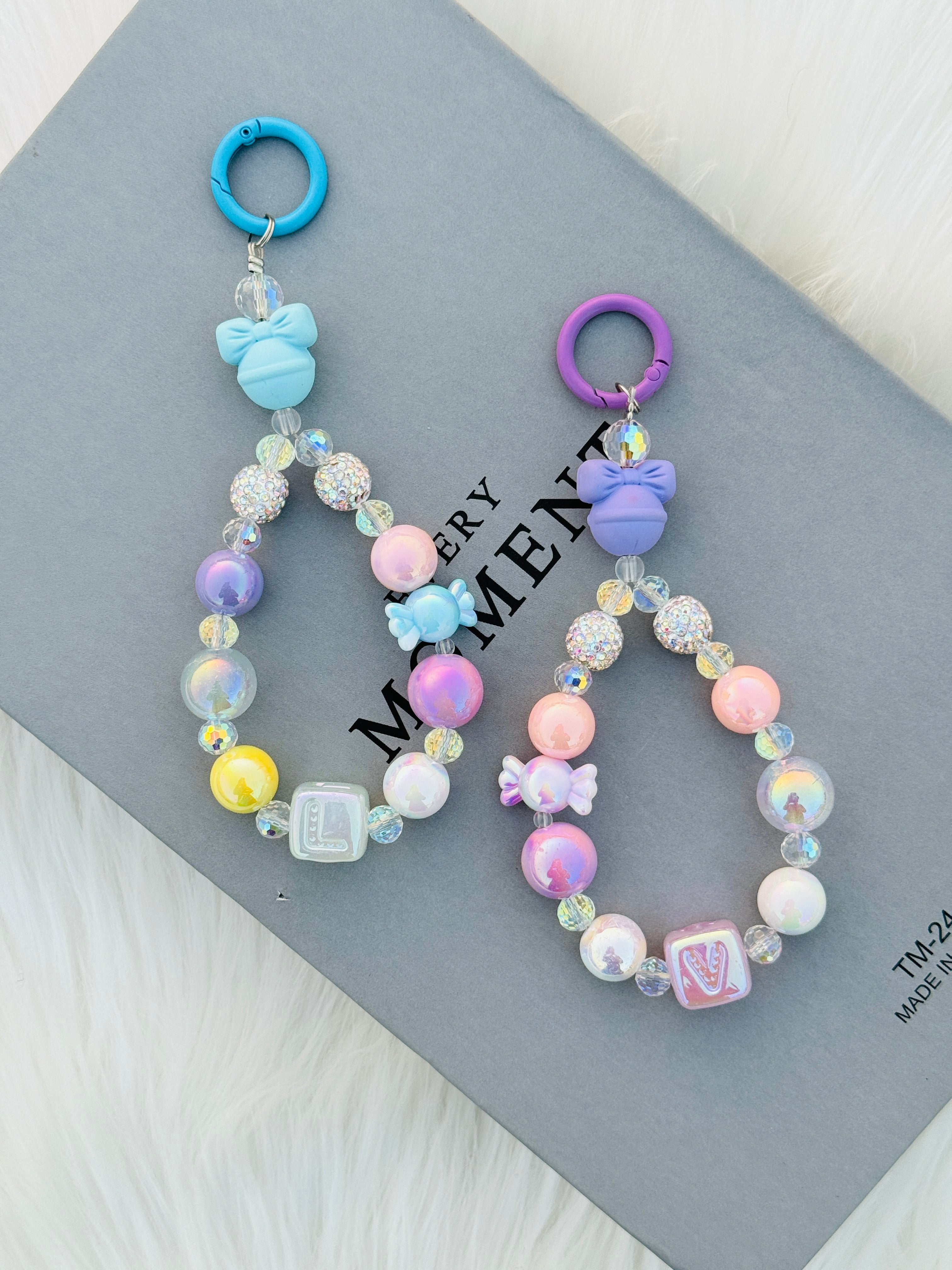 Kawaii Pastel Beaded Bag Charm Keychain Cute Pearl & Bow Pendant Accessory for Handbags, Backpacks & Phone Cases (Multiple Colors)