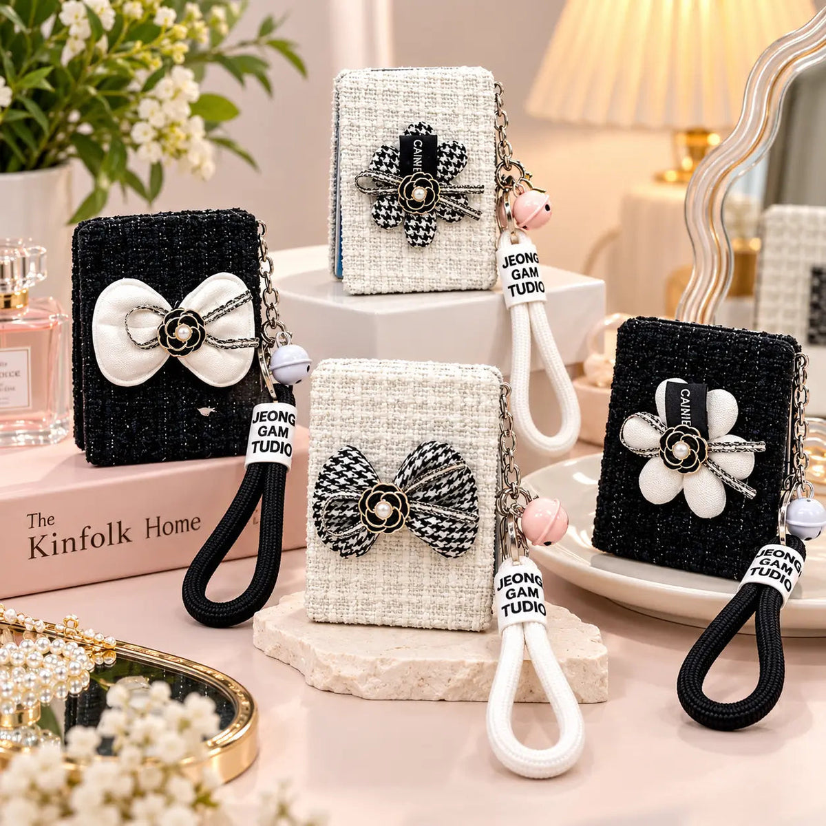 Chic Floral Bow Compact Mirror Keychain with Wrist Strap