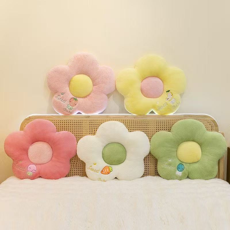 Adorable Daisy Plush Pillow Large Flower Seat Pad & Stuffed Toy Cushion for Girls