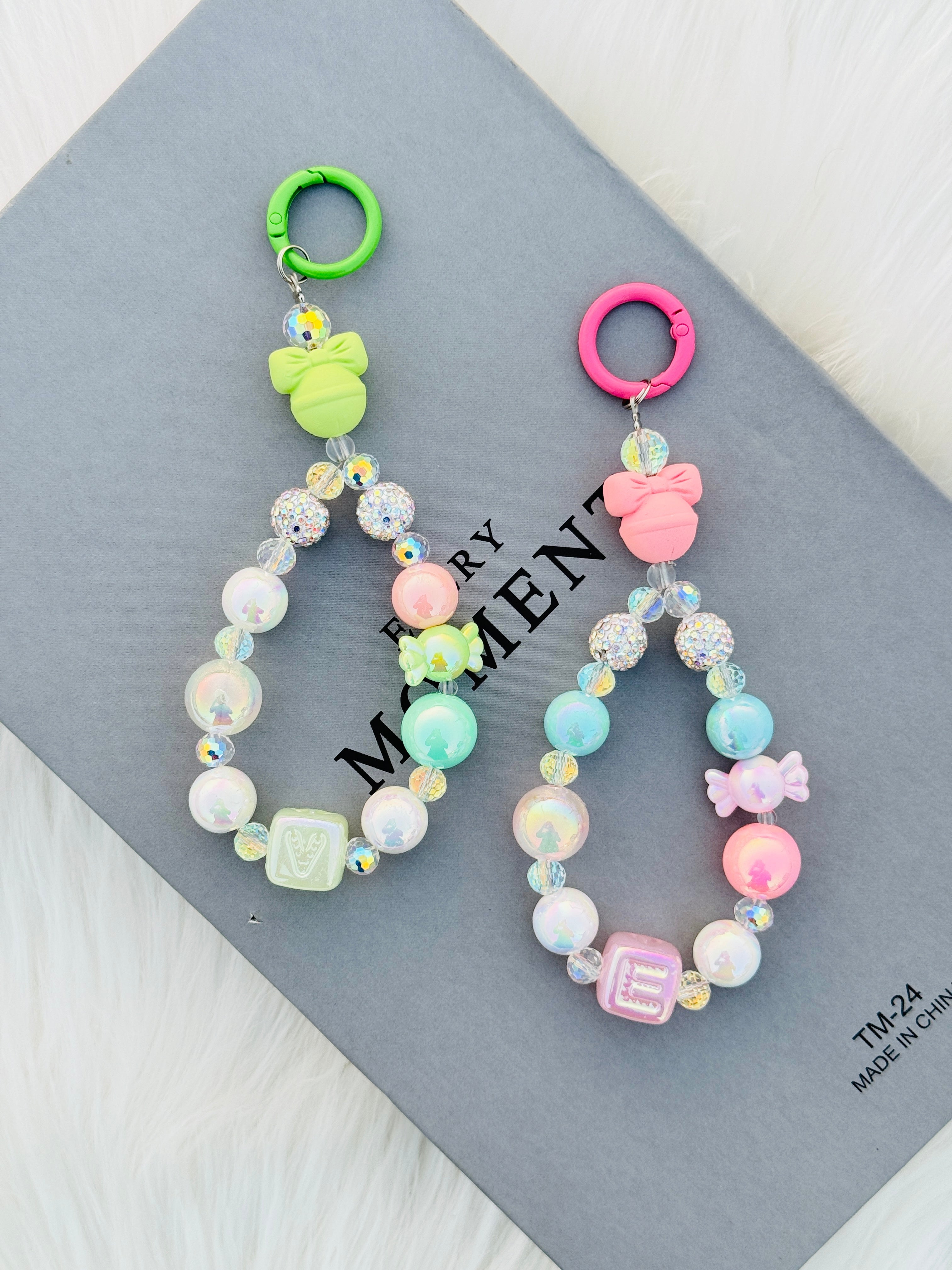 Kawaii Pastel Beaded Bag Charm Keychain Cute Pearl & Bow Pendant Accessory for Handbags, Backpacks & Phone Cases (Multiple Colors)