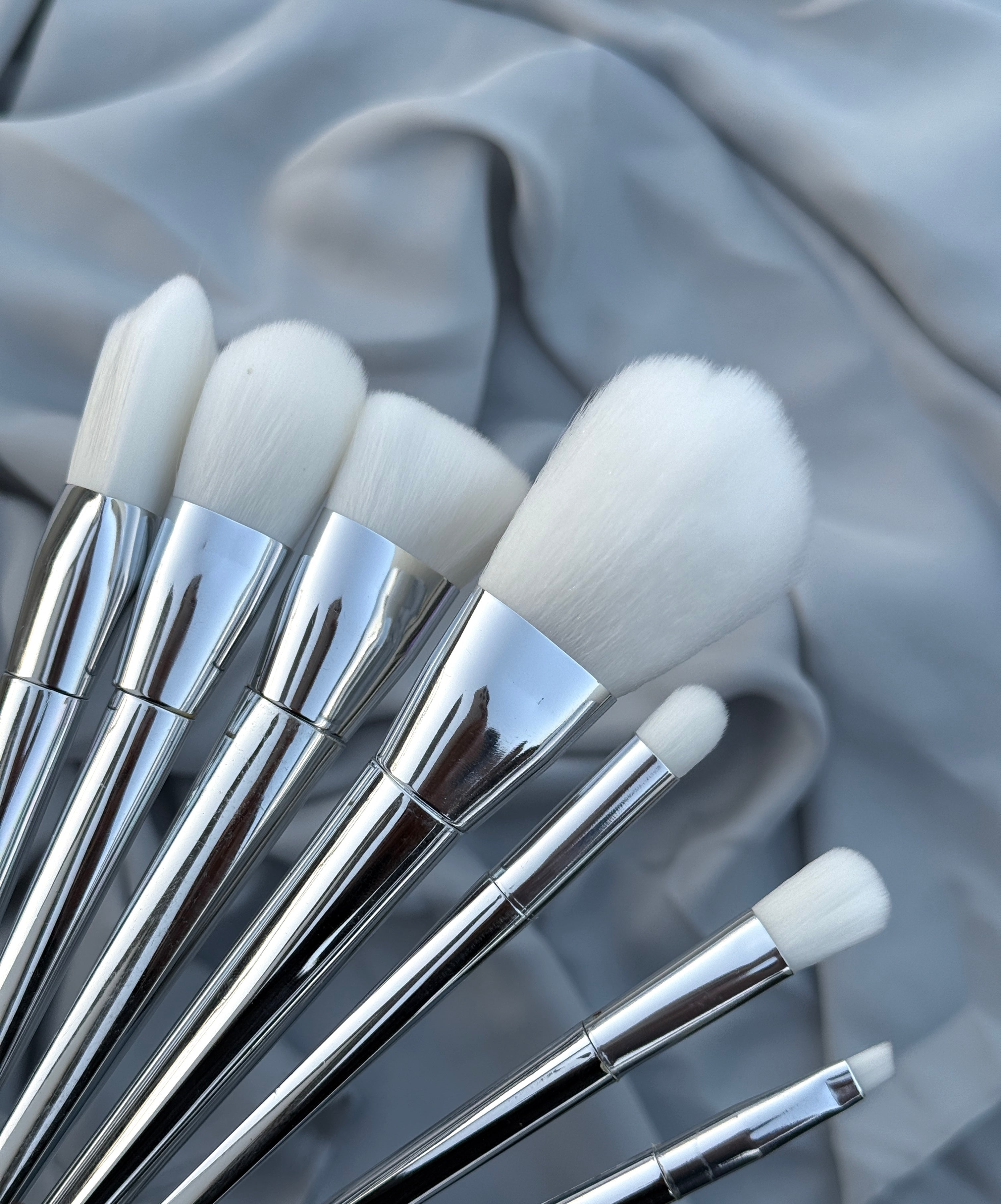 White Luxe Silver Makeup Brush Set 8 Piece Premium Beauty