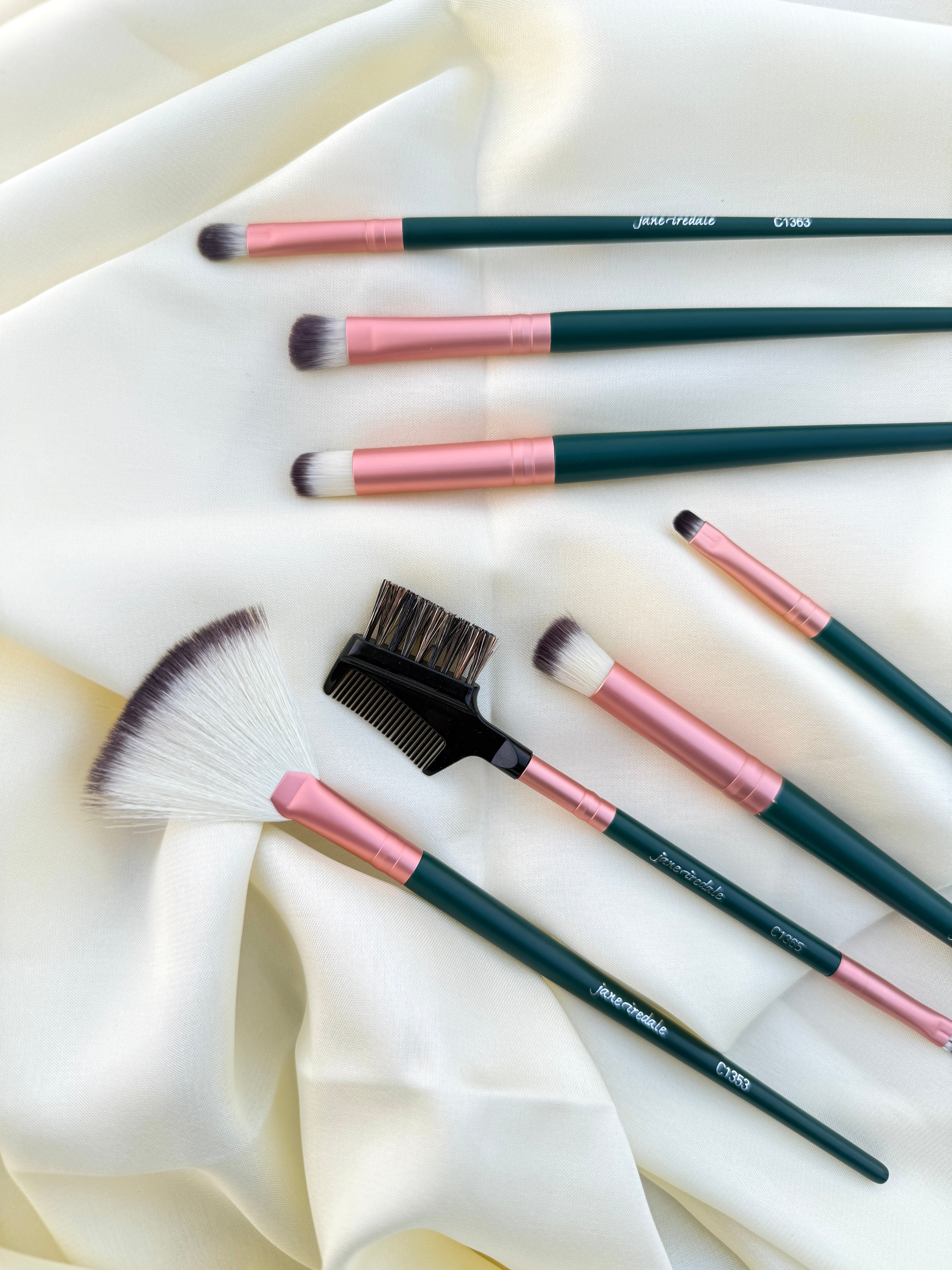 Elegant Green Makeup Brush Set 7 Piece Professional Beauty Tool