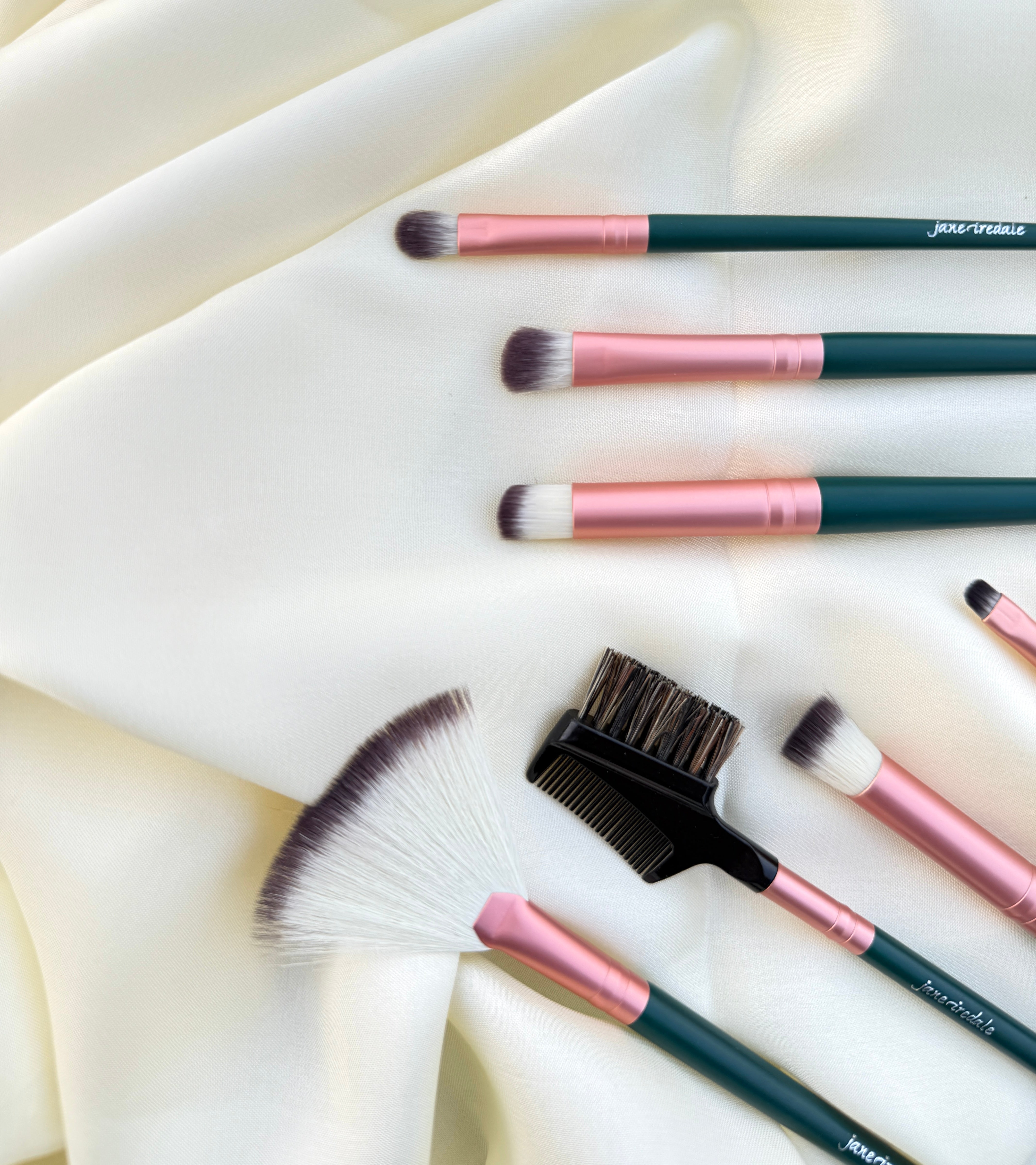 Elegant Green Makeup Brush Set 7 Piece Professional Beauty Tool