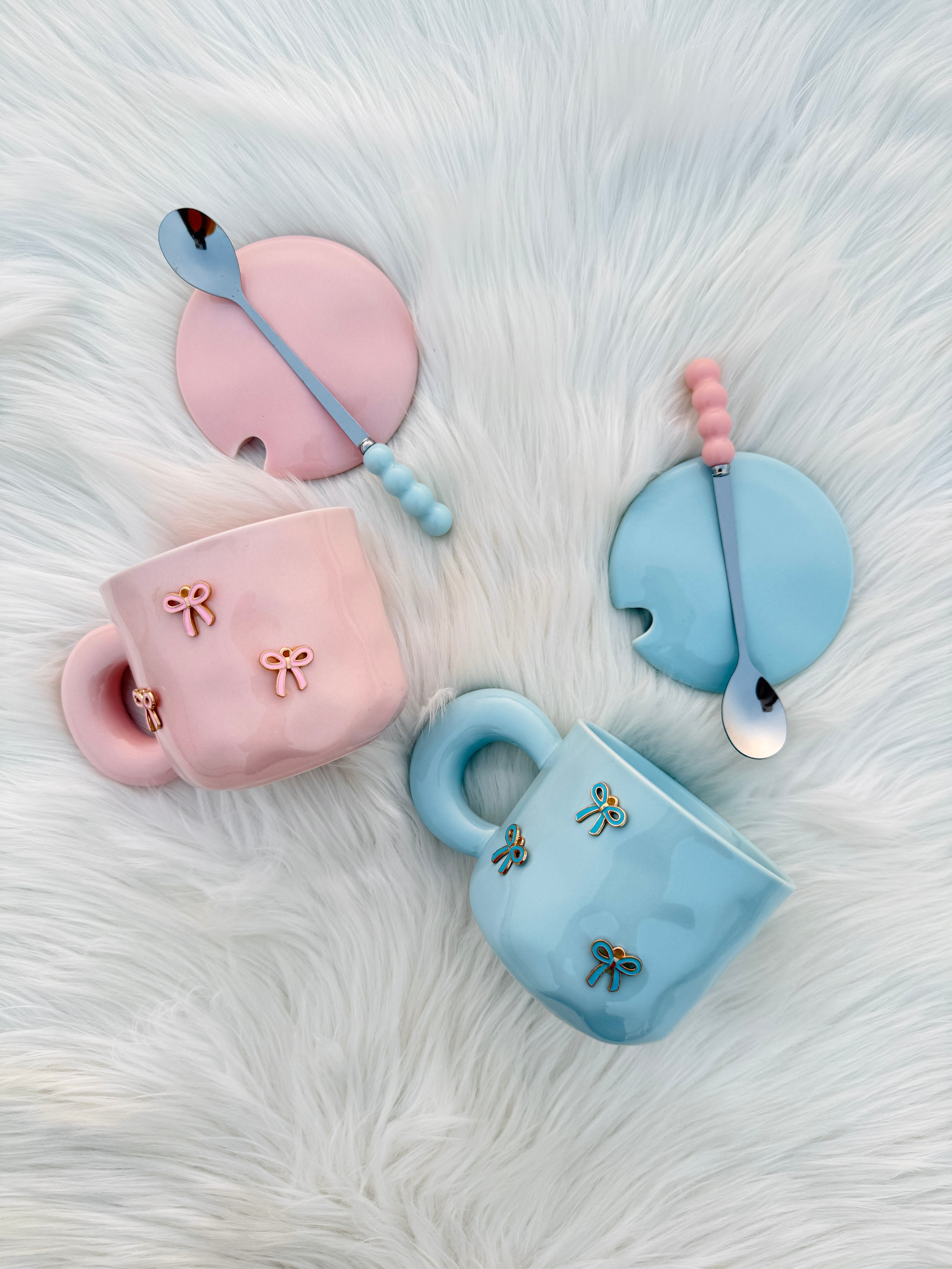 Bow Charm Ceramic Mug Set with Lid & Spoon